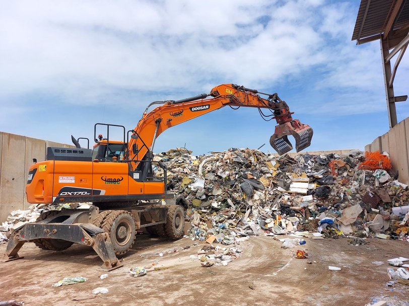 New Doosan DX380LC-7 Excavator at Spanish Recycling Plant